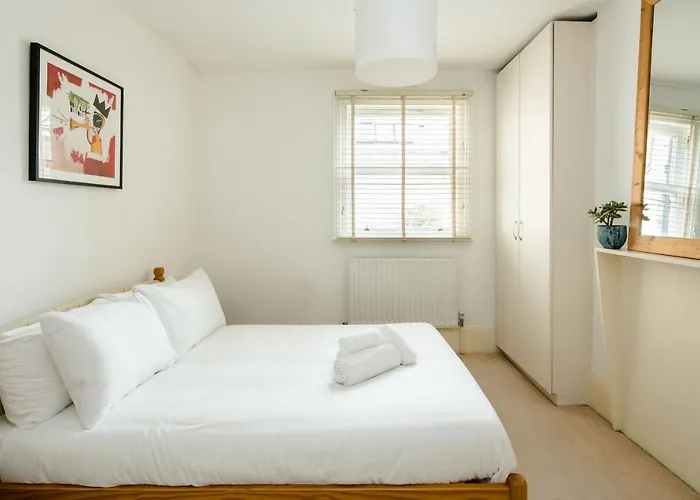 Beautiful Designer Flat In Maida Vale, Sleeps 4